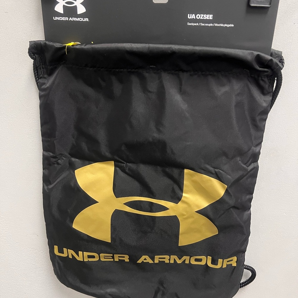 Under Amoure small bag classique still using for accessories like new.